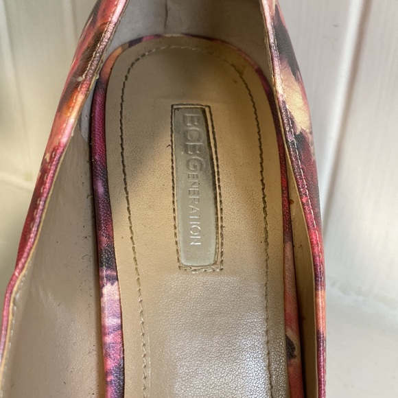 BCBGeneration 4” Stiletto - 9.5 - Picture 5 of 8